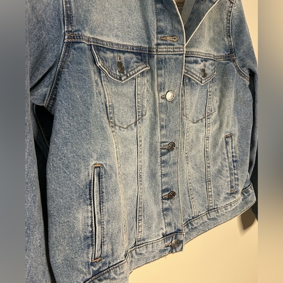 NWT Express light wash denim jean jacket size large - Picture 3 of 9
